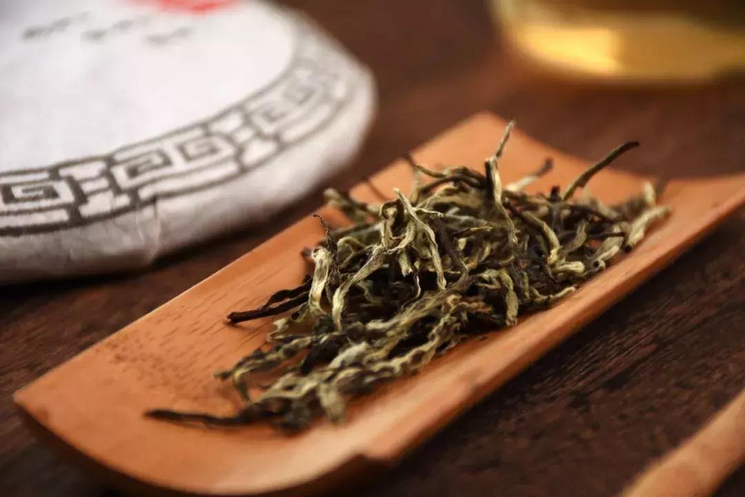 买茶的“望、闻、问、沏”