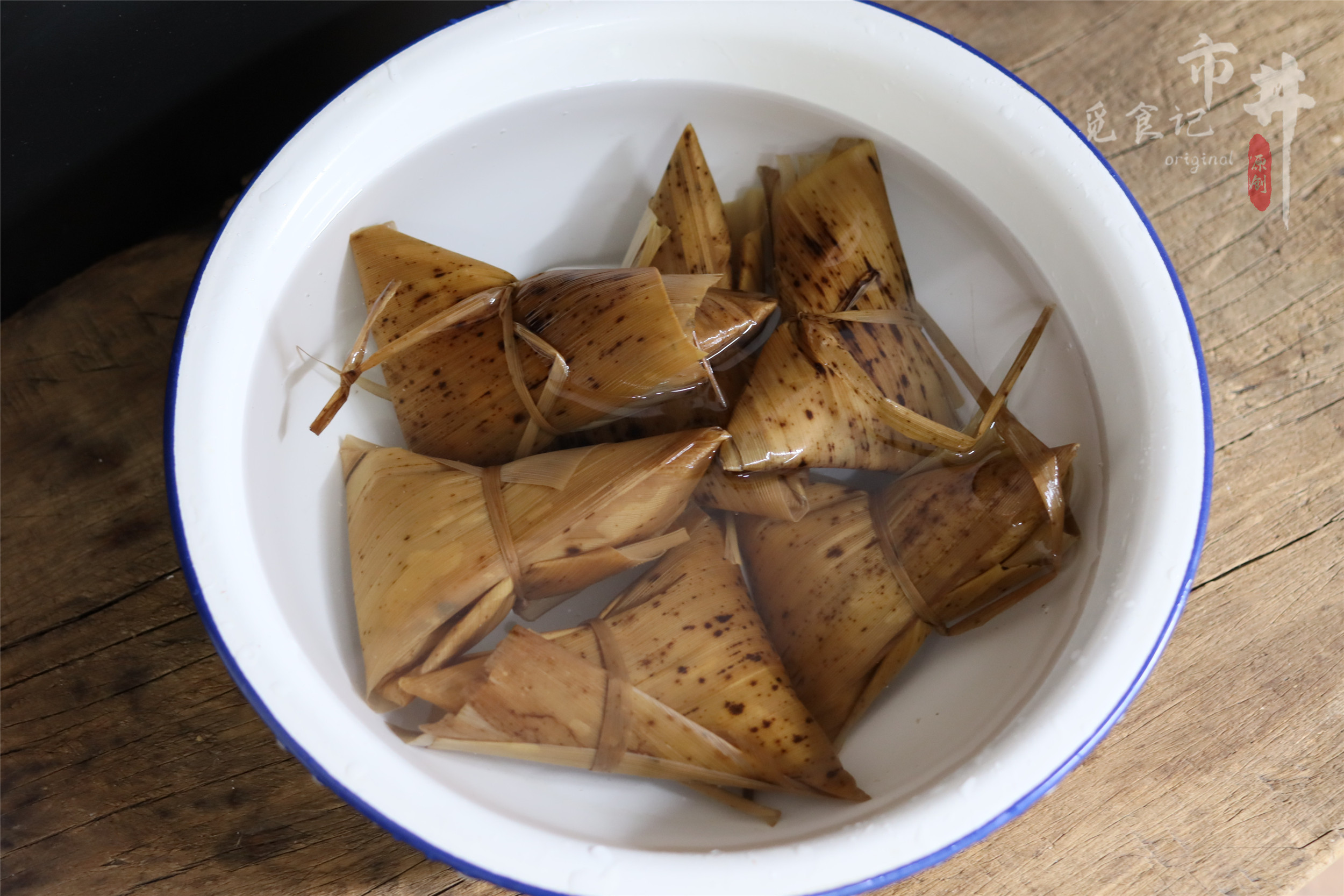 煮粽子是用热水煮还是用凉水煮,煮粽子用冷水还是热水煮