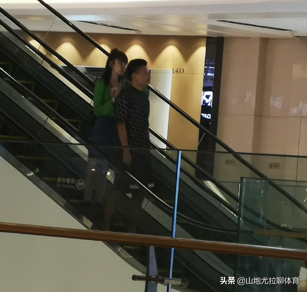 广州恒大郜林足协杯后采访,郜林晒图遭网友调侃