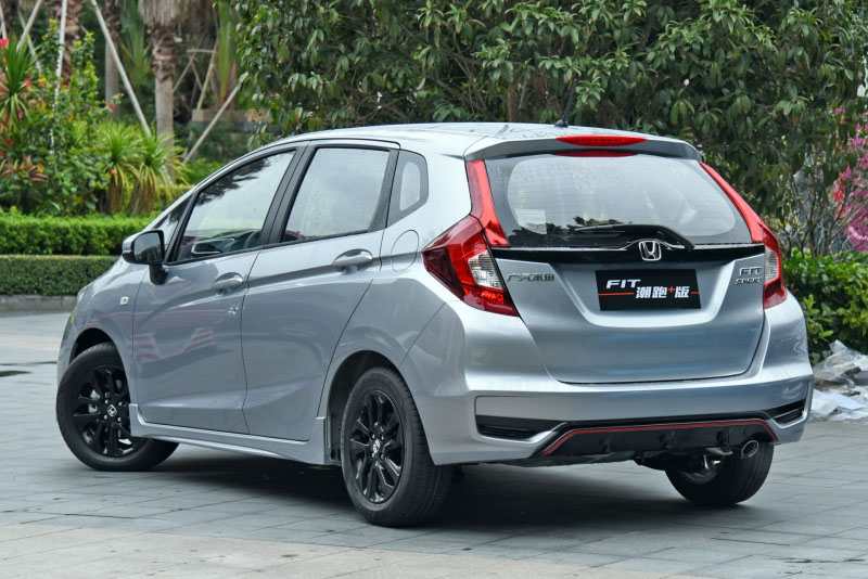 8万块的平民超跑买飞度不如选它,纯市区代步飞度到底值不值得买