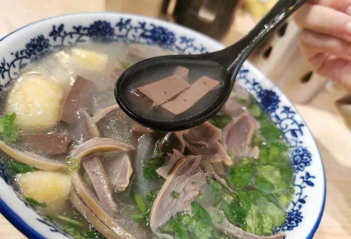 南京小吃鸭血粉丝,南京王府大街小吃