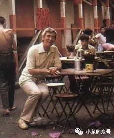 世界就在我眼前歌词,世界就在我眼前