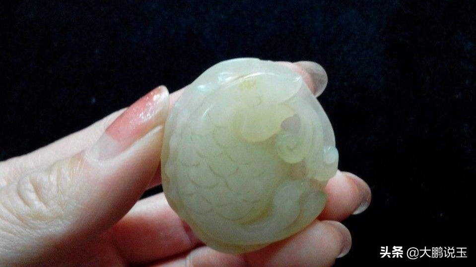 大鹏说玉石价格,和田玉白玉为啥有亮闪闪的晶体