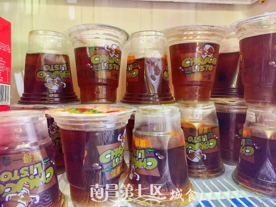 在民德路开了16年的水煮店,花甲肉腰子鸡脚都是心头好|城食19