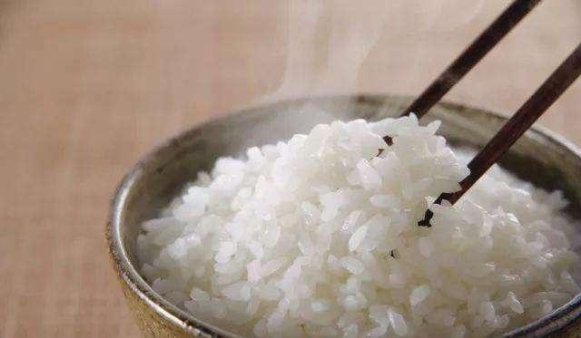 煮饭为什么上面没熟下面烂了,煮饭怎么总是煮不熟