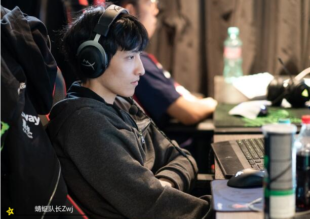 Dota2：贸易鬼才！2个好友位就能换到6张归国机票？LGD血赚不亏