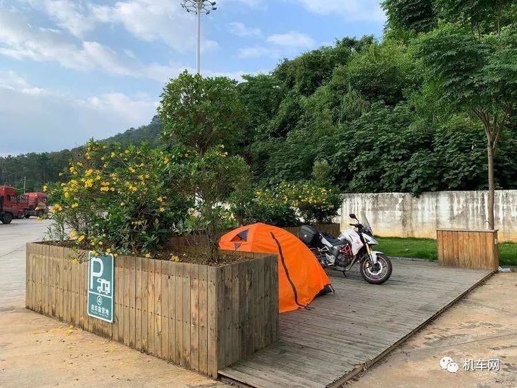 妹子，你骑190的男朋友已经在路上啦