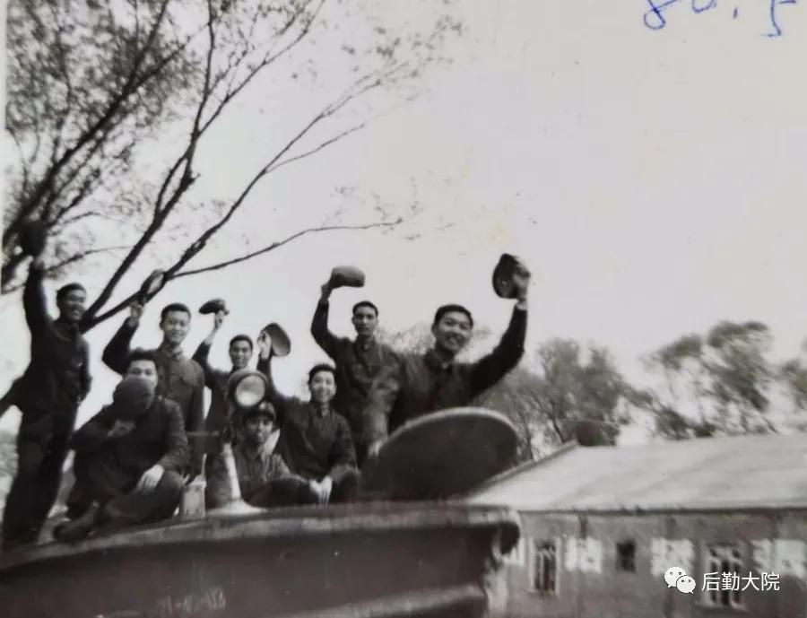 燕山脚下军校里的年轻人