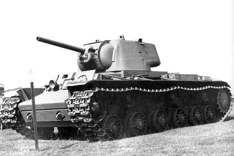 苏军二战装甲部队中，KV-85和IS-85重型坦克