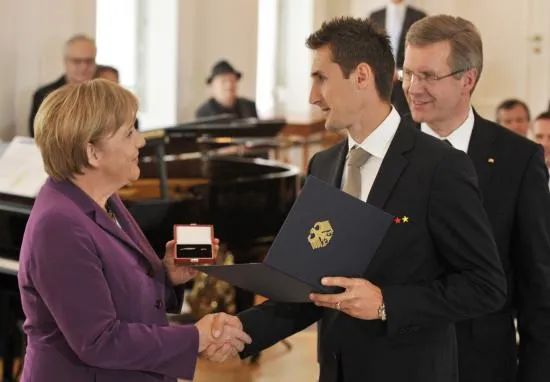 我是传奇组合歌曲,平凡传奇克洛泽