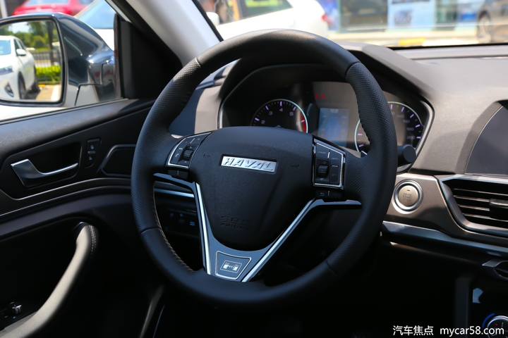 2017款哈弗h6红标1.5t运动版,全新一代哈弗h6到店简要实拍