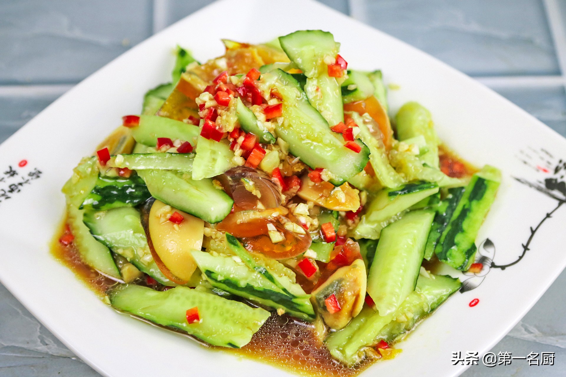 凉拌菜好吃有技巧，掌握调料的比例和方法，在家就能做出饭店味道