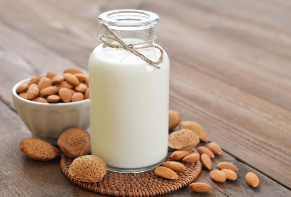 宝宝一吃奶就拉肚子有什么办法吗,宝宝吃着母乳就拉是不是乳糖不耐