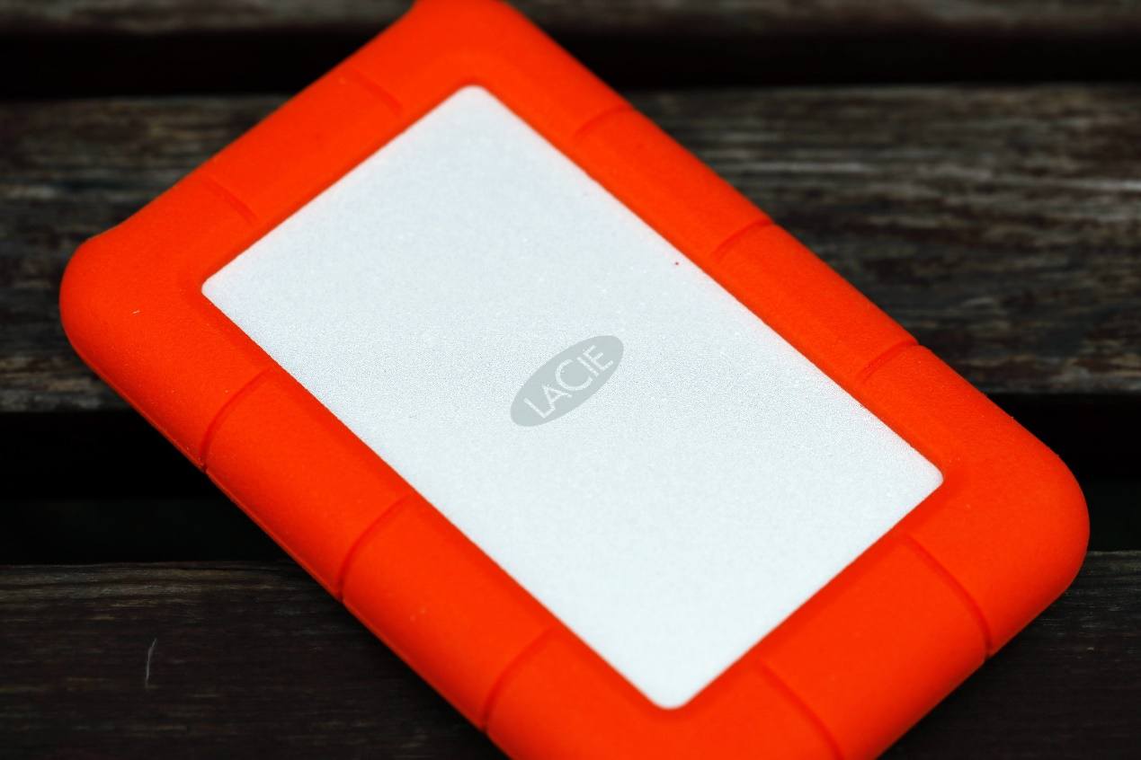 lacie三防移动硬盘,户外摄影最好用什么相机