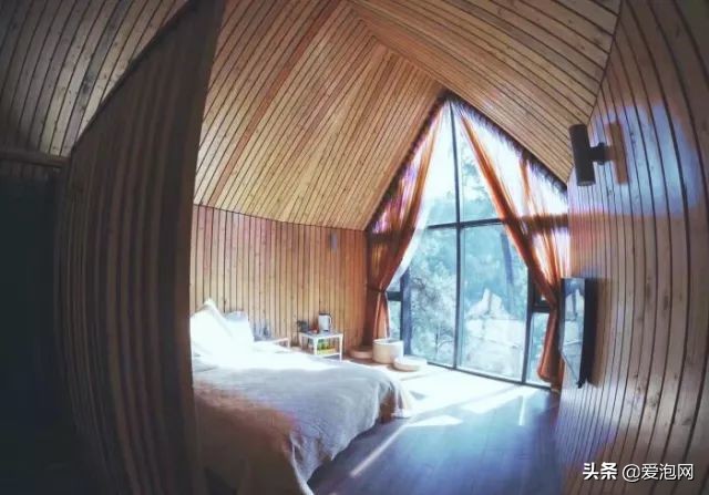 可以一边泡温泉一边欣赏天目湖,天目湖御水温泉景点