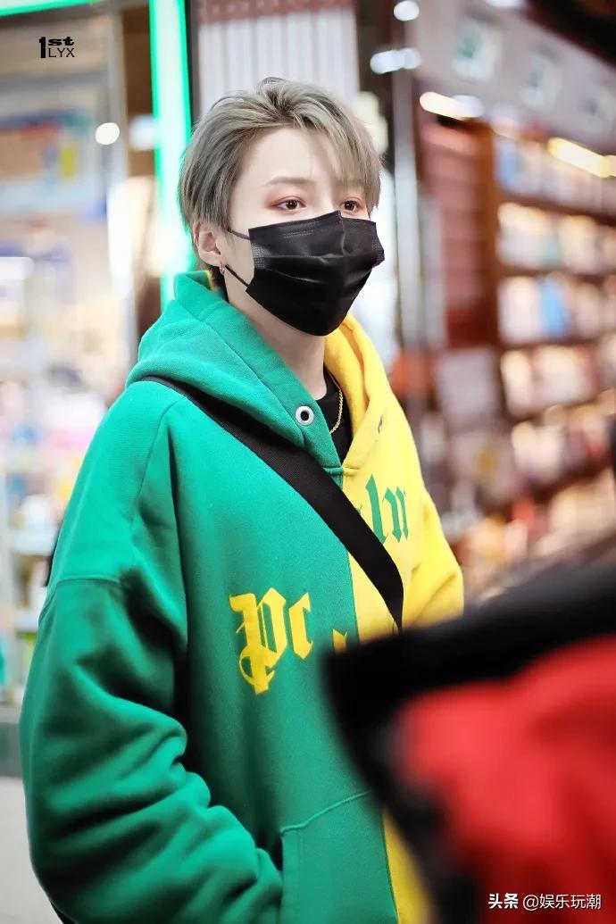 张艺兴刘雨昕ck广告视频,ck代言人刘雨昕最新内衣