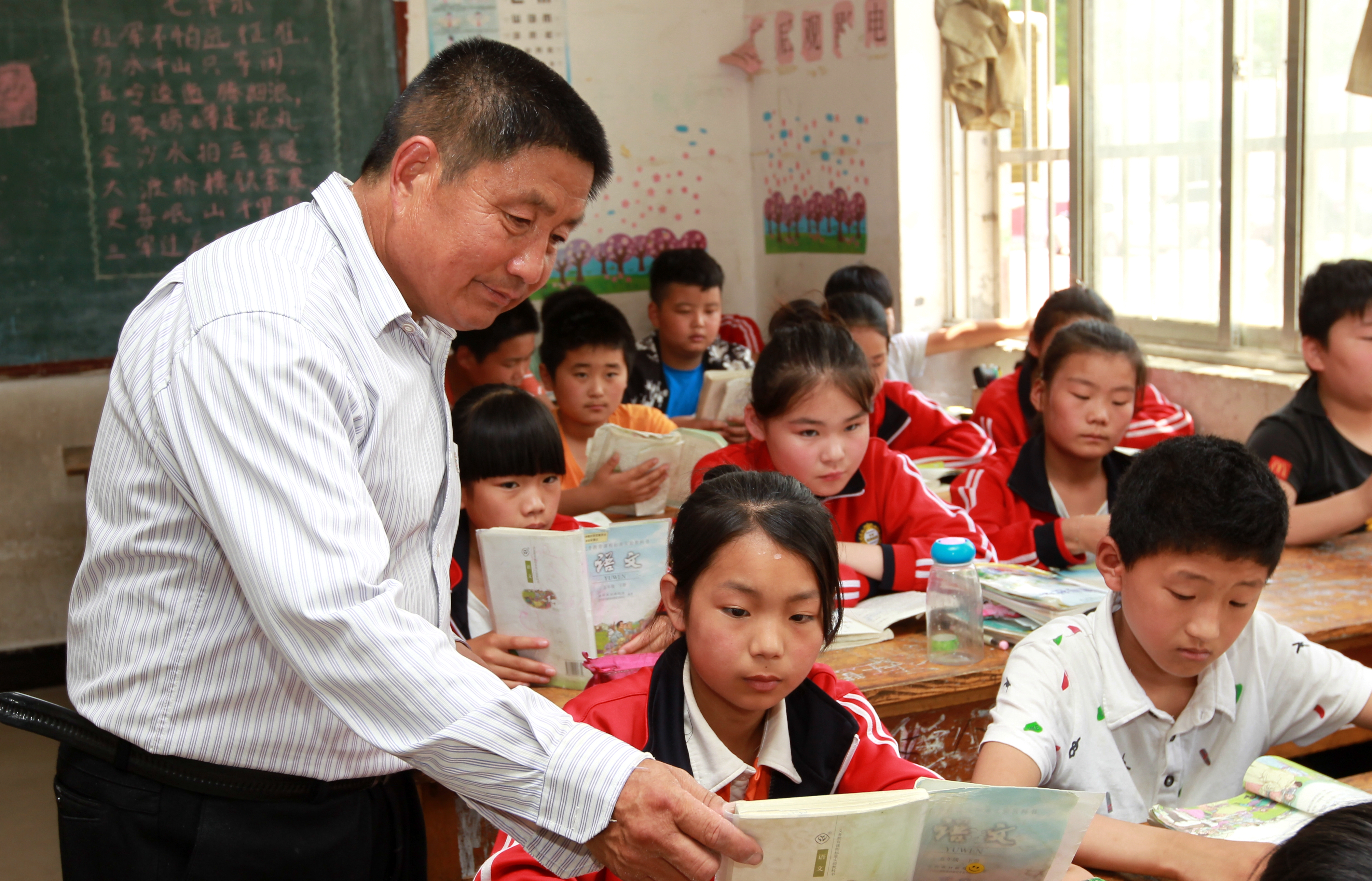 乡村教师李占成-----“快板教学法”让课堂活起来