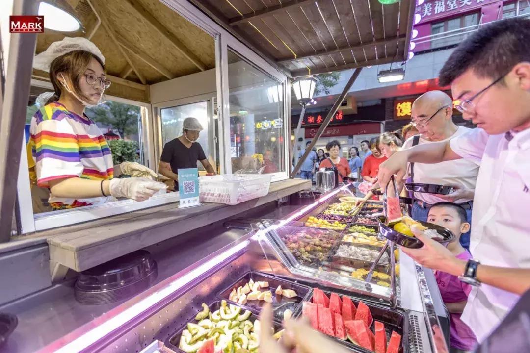 【繁荣夜间经济扮靓天津生活】“夜猫子”们的新去处！奥城夜市开街了，夏季延时至凌晨3点