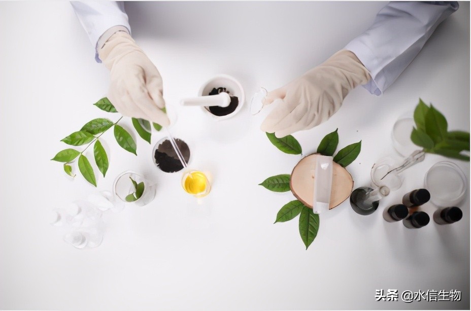 使用护肤品刺痛面部发红,使用护肤品会有刺痛感怎么办