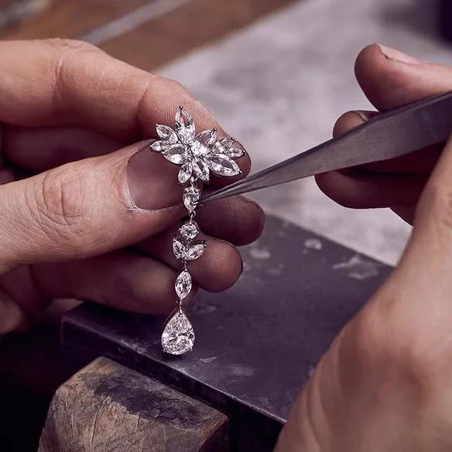 为什么闲鱼的施华洛世奇那么便宜 (为什么闲鱼上施华洛世奇那么便宜)