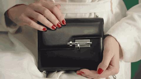 不明白为什么买爱马仕,活了二十多年才知道了钱的重要性