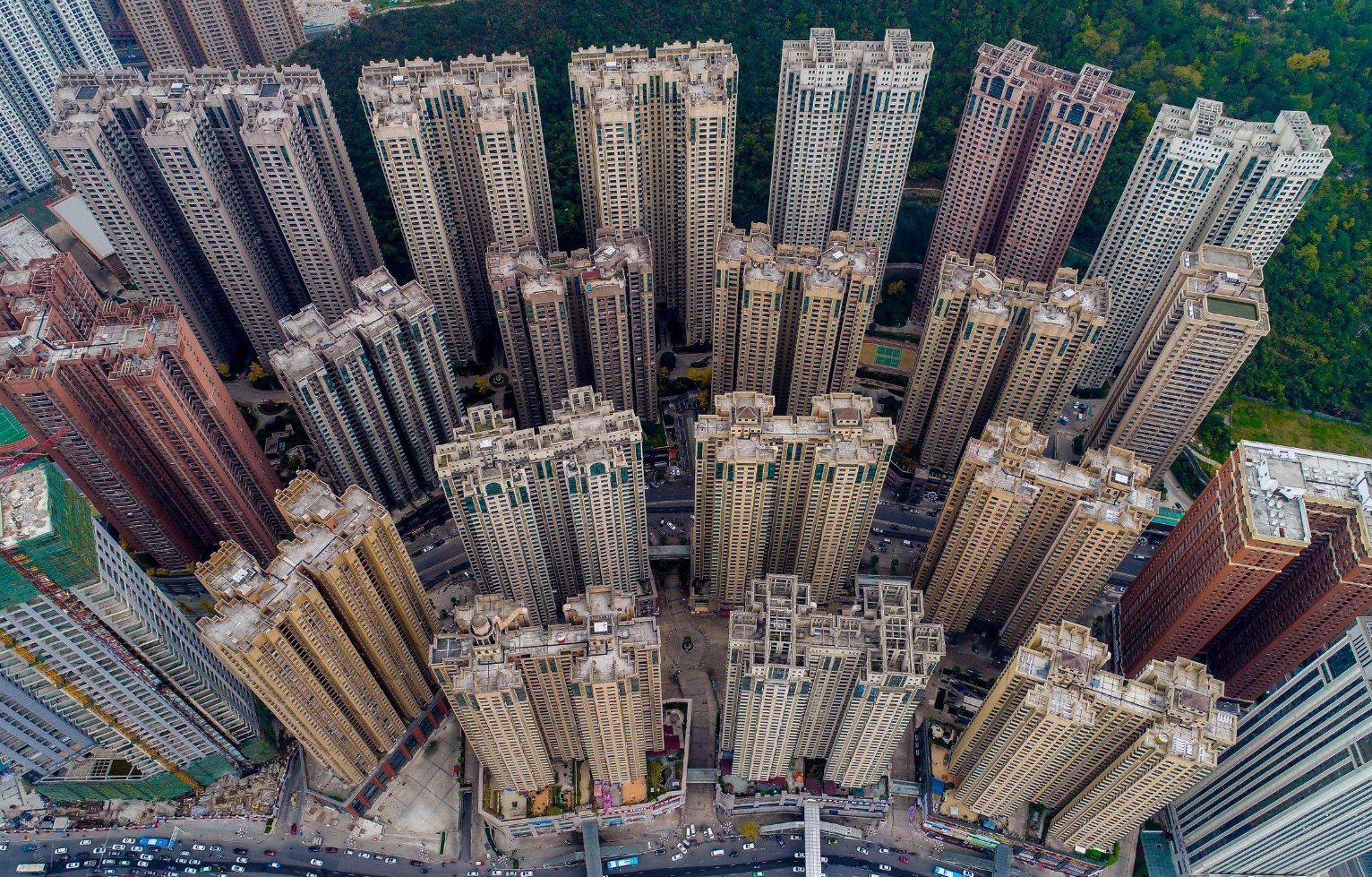 草莽江湖？电梯棚户？超大楼盘花果园，对贵阳年轻人意味着啥？