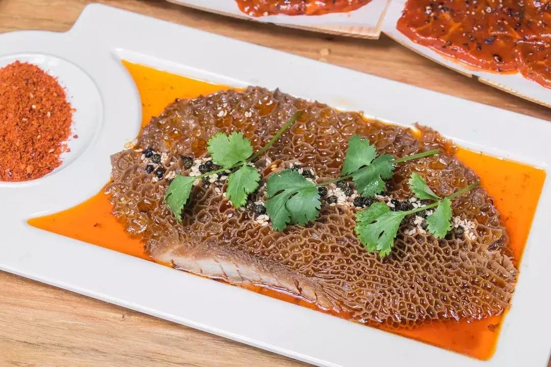 排到凌晨2点！曝光魔都这家「牛排火锅」，1折吃垮老板！