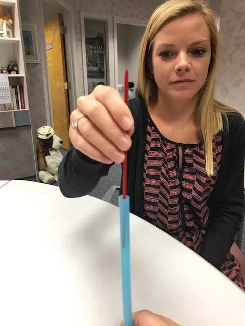 用吸管训练唱歌,用吸管练习小号