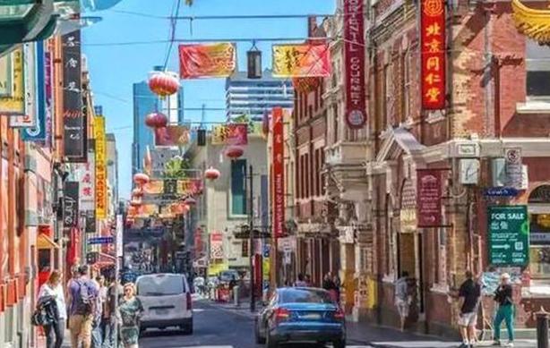 华人在海外被越南黑帮欺负,中国黑帮得知后,直接端了他们的窝