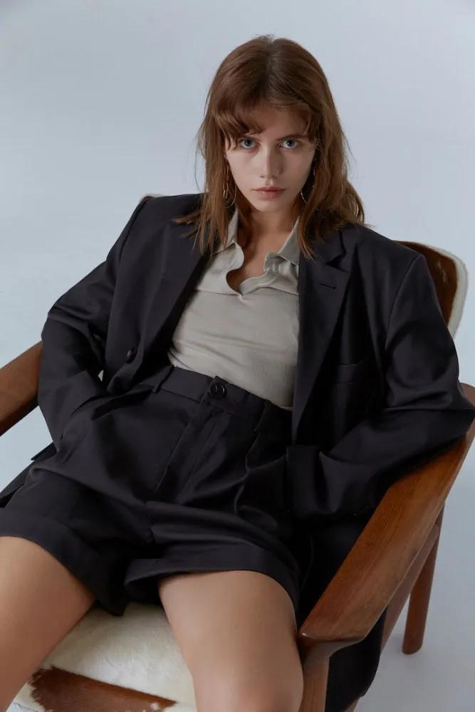 一套西装又正式又休闲,30-35岁女性春季穿搭西装