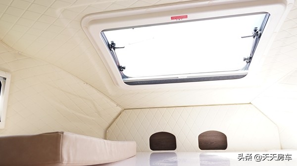 亚特最新款左右双拓展房车视频,大空间双拓展亚特尊尚型房车