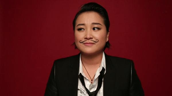 她曾是周星驰电影御用女主角,港片女神周星驰