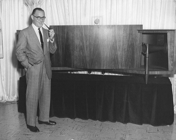 JBL这个世界顶级音响公司,没想到是靠创始人自杀才活下来