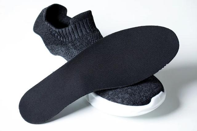 比“裸奔”还爽的脚感，70元穿出千元的感觉，竟然还有“踩屎感”