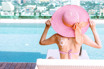 防晒霜的秘密你们知道吗,去年的防晒霜还能用