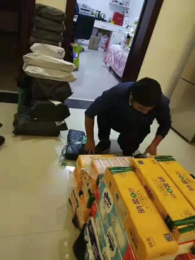 摆地摊兼职卖纸巾靠谱,纸巾代理和批发真的能赚钱吗