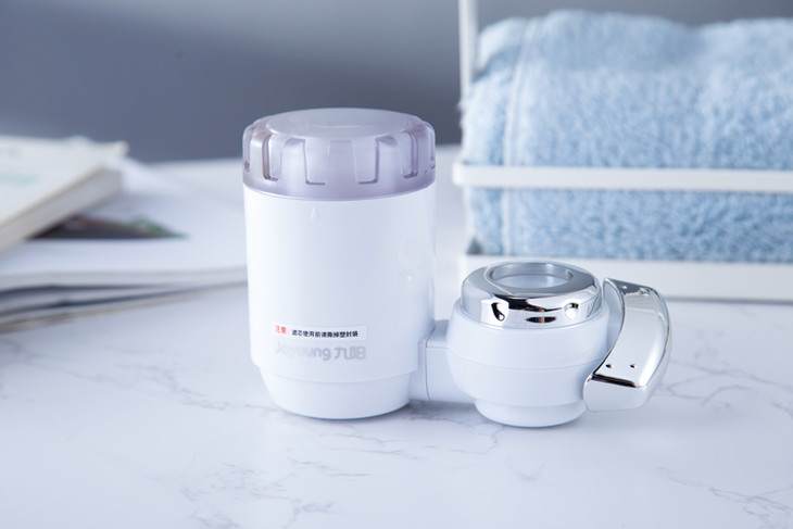 让更多家庭喝上放心水,水龙头过滤器能过滤出干净水