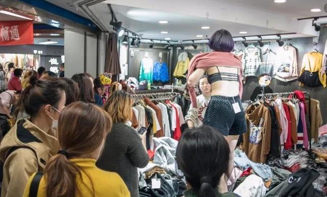 衣服买手是怎么赚钱的,月赚10万批发项目