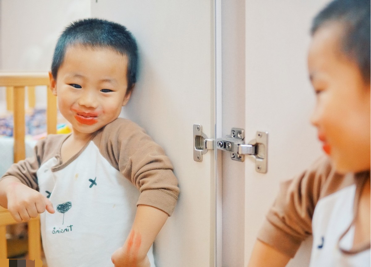 喜欢穿衣服的孩子怎么教育,儿子喜欢穿女装怎么办