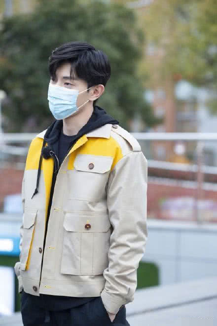 极限挑战热巴追着张艺兴捏气球,极限挑战第五季热巴张艺兴吃火锅