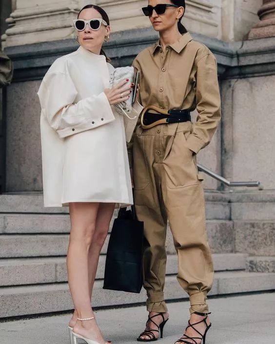 今年流行什么款式的女士大包 (今年流行的超级大包)