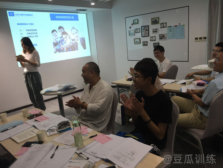 与陌生人搭讪应该注意什么,与陌生异性聊天技巧