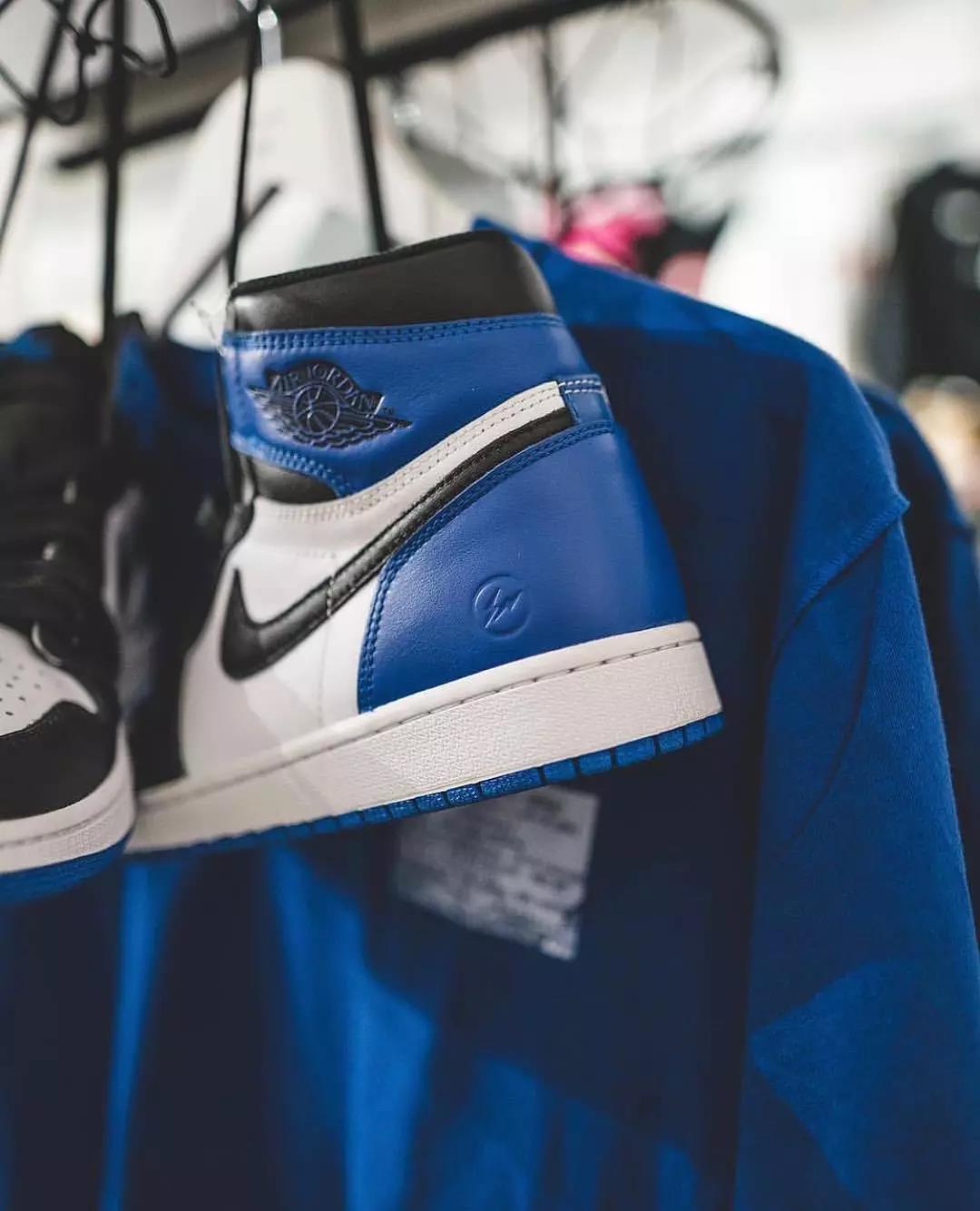 那个孙子穿Aj坐地铁，肯定是fake！