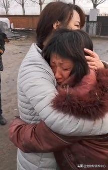 救了一只快要饿死的流浪狗,饥荒一大群猎狗来了怎么办