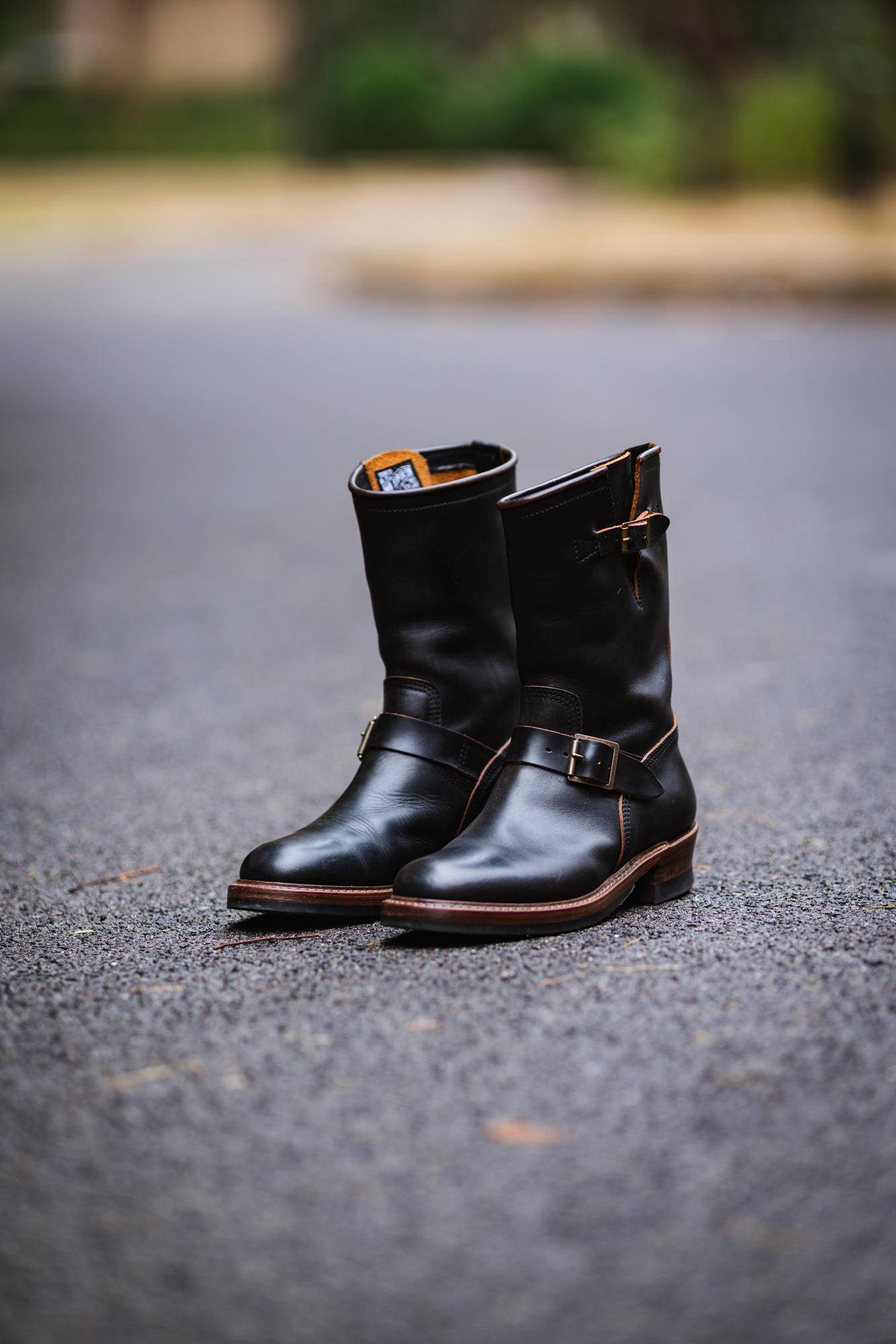 皮鞋松了有什么办法解决,皮鞋一只松一只紧是怎么回事