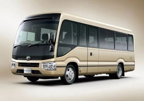 丰田最强的面包车考斯特,丰田考斯特23座中巴车驾驶体验