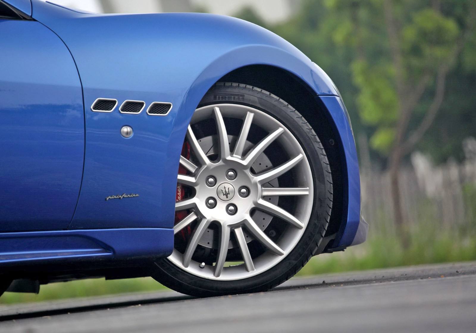 感觉轮胎瘪但是胎压没报警,胎压正常为什么感觉车有点晃