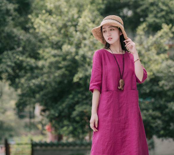 马上就要秋老虎了，不妨试试“棉麻裙”配平底鞋，早秋穿刚刚好