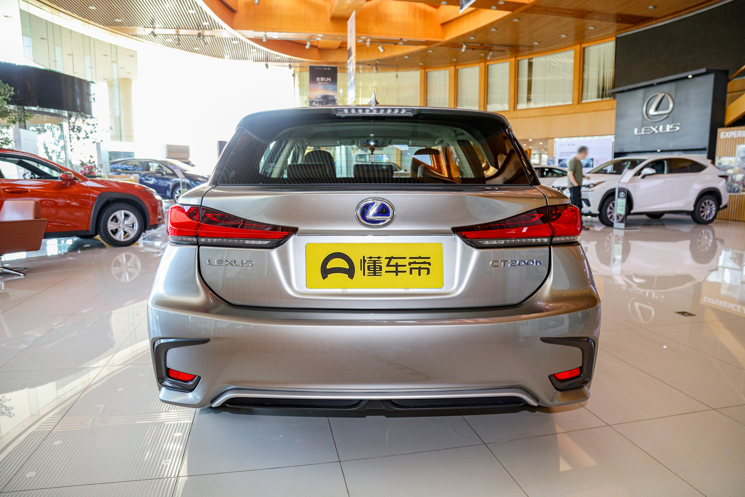 雷克萨斯ct200h油耗,百公里油耗6.26l多少钱一公里