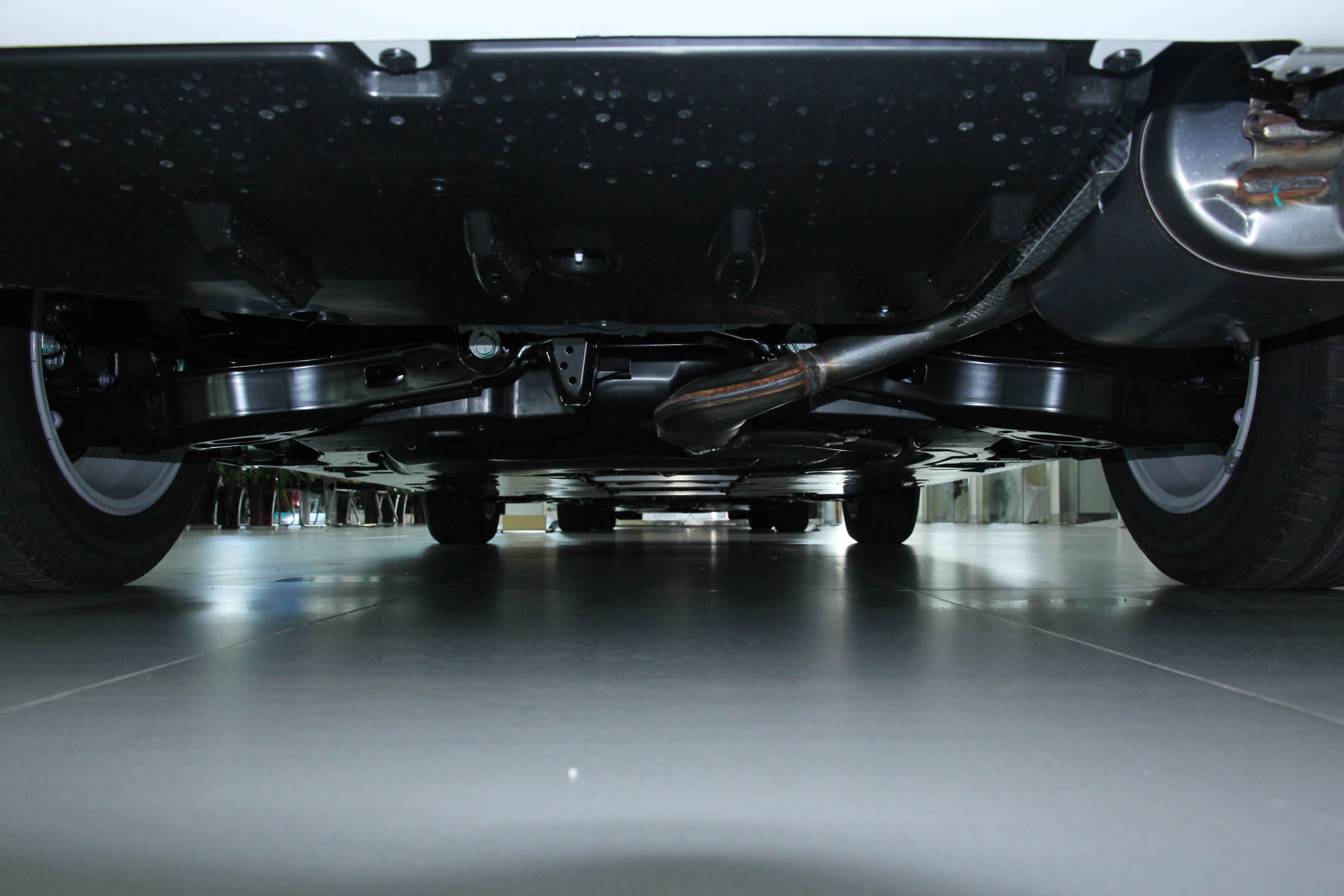 家用卡罗拉合适吗,适合家用空间大省油